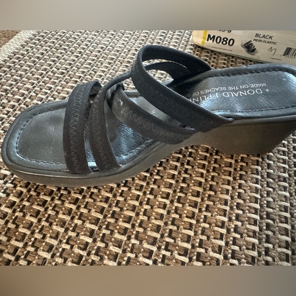 [Donald J. Pliner] Black Mesh Platform Sandals Sz: 8. - Picture 8 of 10